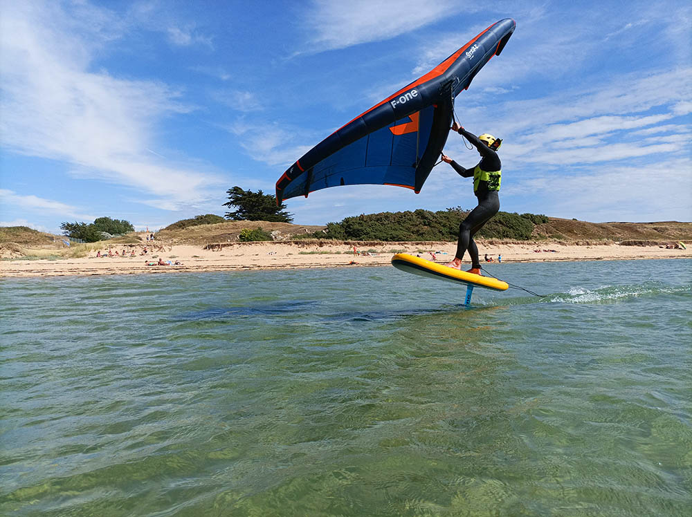 Ecole de kite, foil, wingfoil, wakeboard et bouée tractée à Carnac